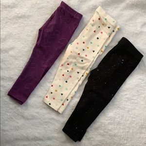 5/$25🛍3 pairs of leggings